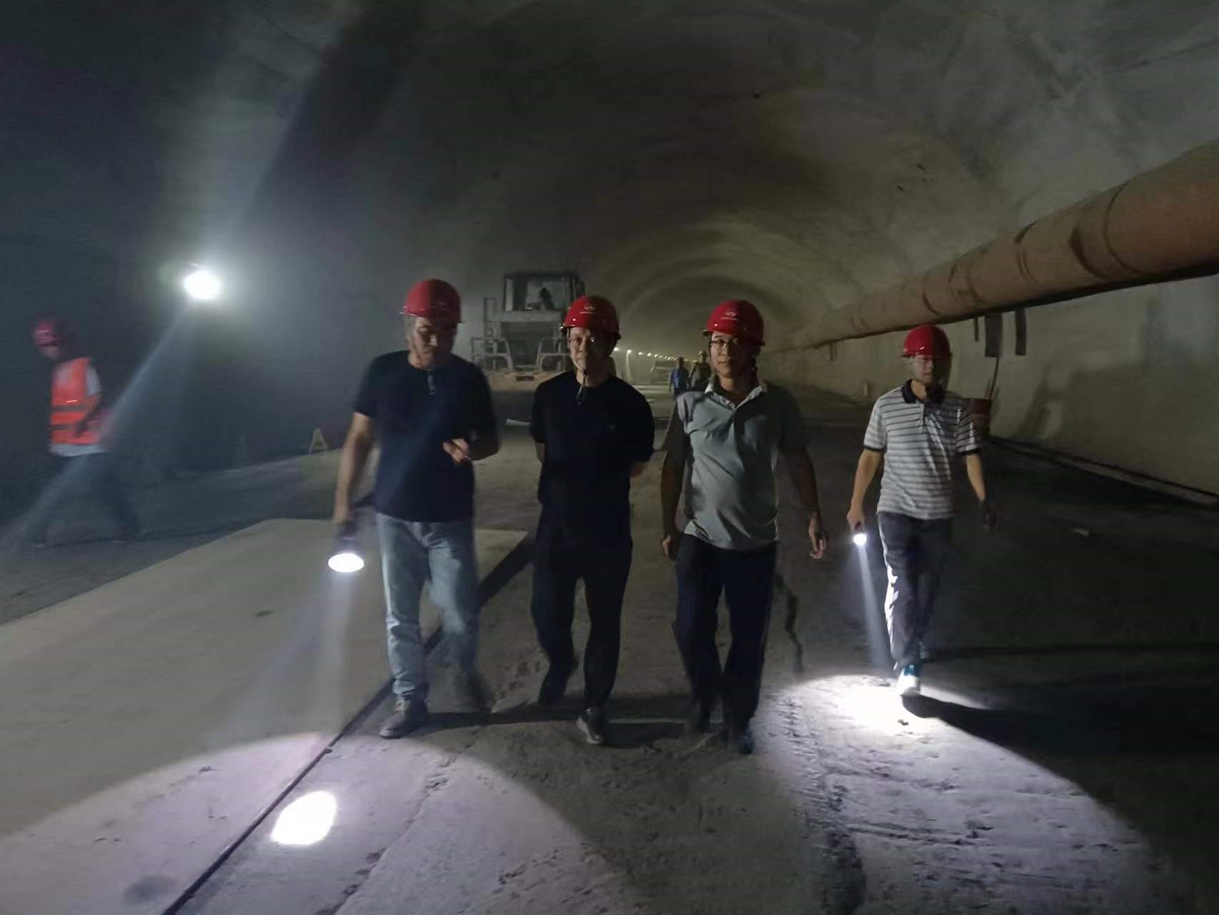 董事(shì)長(cháng)莅臨京冀片區(qū)項目檢查指導工(gōng)作(zuò)