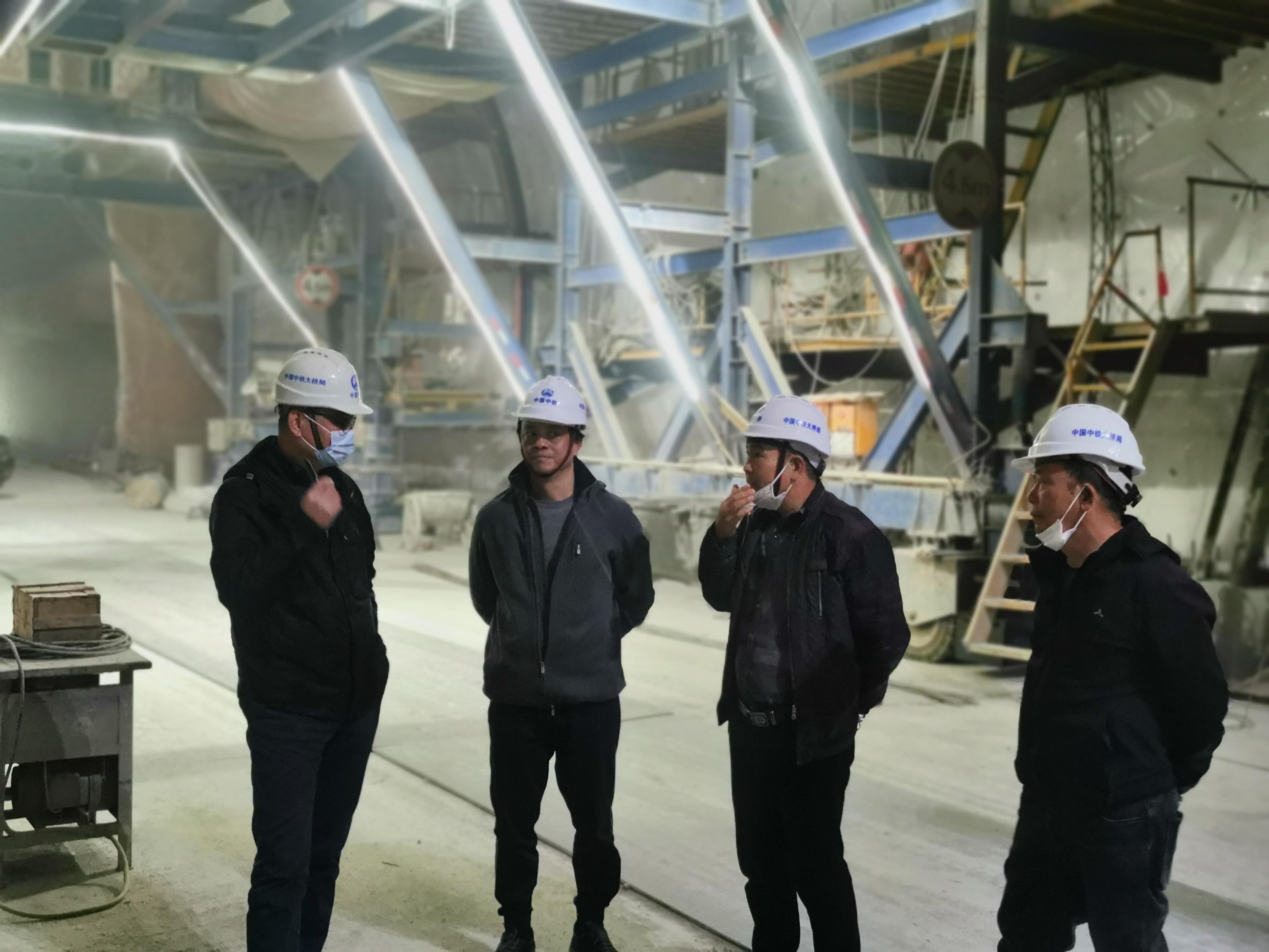 公司董事(shì)長(cháng)莅臨杭溫高(gāo)鐵(tiě)項目檢查指導工(gōng)作(zuò)