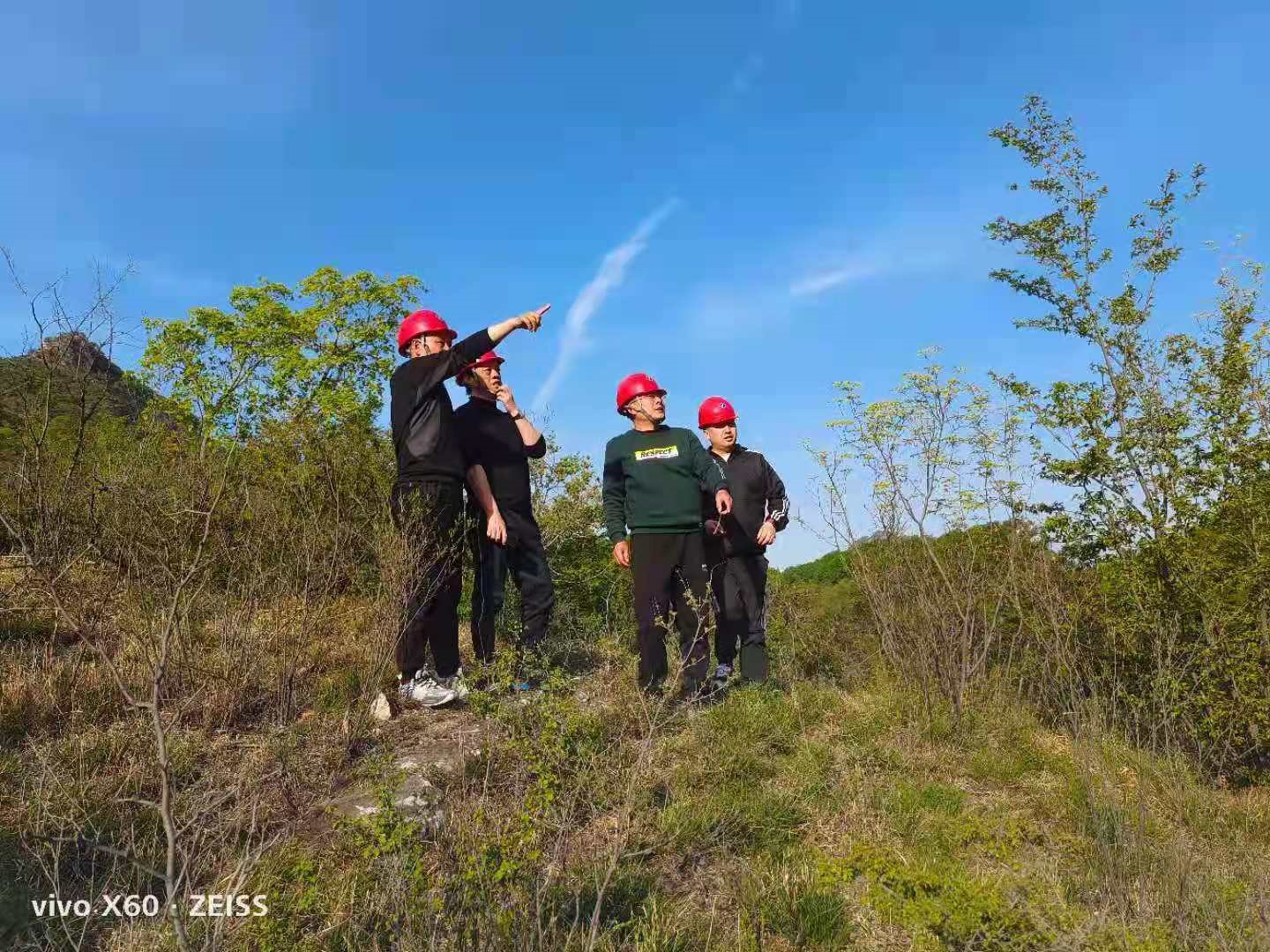 公司董事(shì)長(cháng)一(yī)行(xíng)視(shì)察易縣抽水(shuǐ)蓄能(néng)電(diàn)站(zhàn)項目