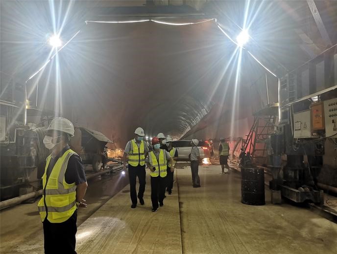 中鐵(tiě)大(dà)橋局副總工(gōng)李軍堂到(dào)杭溫項目參觀交流