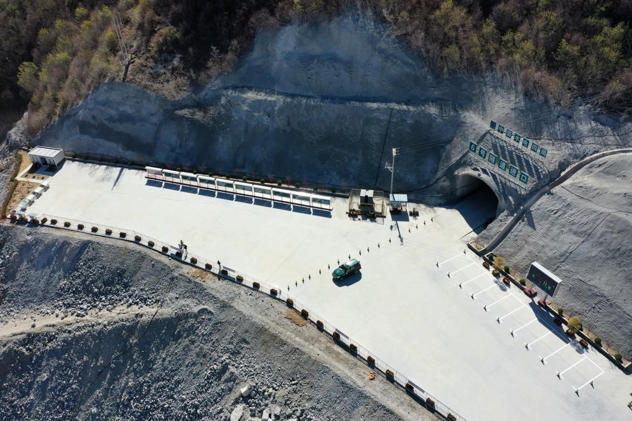 易縣項目上(shàng)水(shuǐ)庫觀景平台完工(gōng)