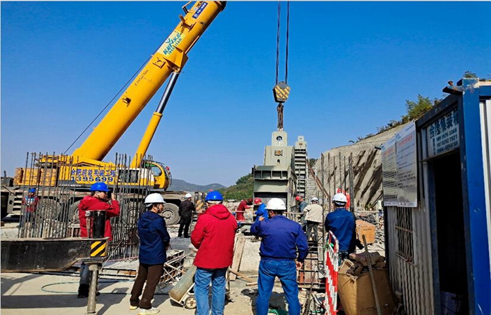 雲南(nán)省宣威市(shì)副市(shì)長(cháng)楊焜容到(dào)六沾鐵(tiě)路(lù)檢查指導工(gōng)作(zuò)