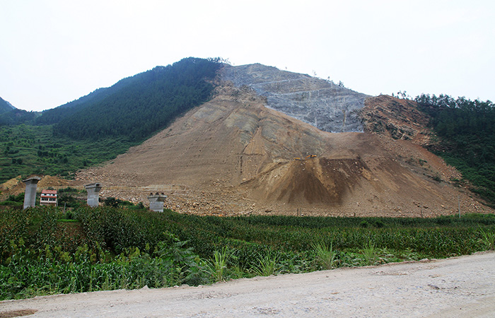 渝利項目施工(gōng)現(xiàn)場(chǎng)近(jìn)況—-綠(lǜ)春壩隧道(dào)